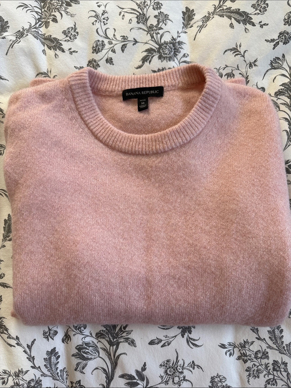 Banana Republic Dusty Pink Crewneck Sweater